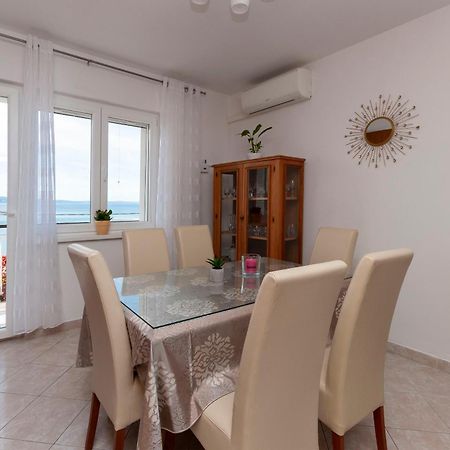 Apartment And Rooms Tatjana โอมิช ภายนอก รูปภาพ