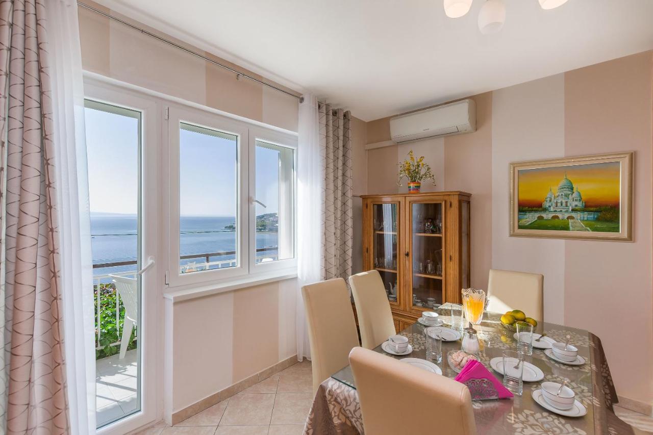 Apartment And Rooms Tatjana โอมิช ภายนอก รูปภาพ