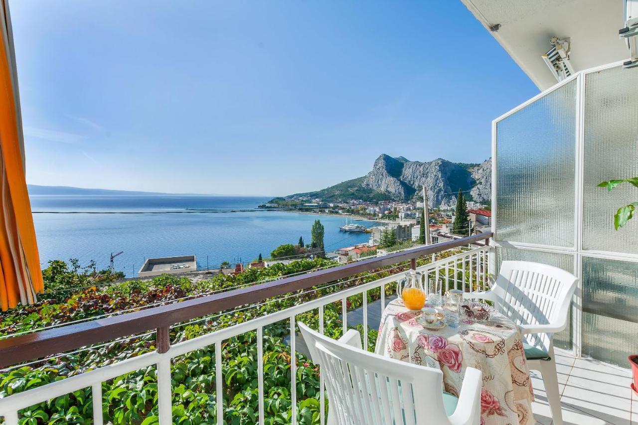 Apartment And Rooms Tatjana โอมิช ภายนอก รูปภาพ