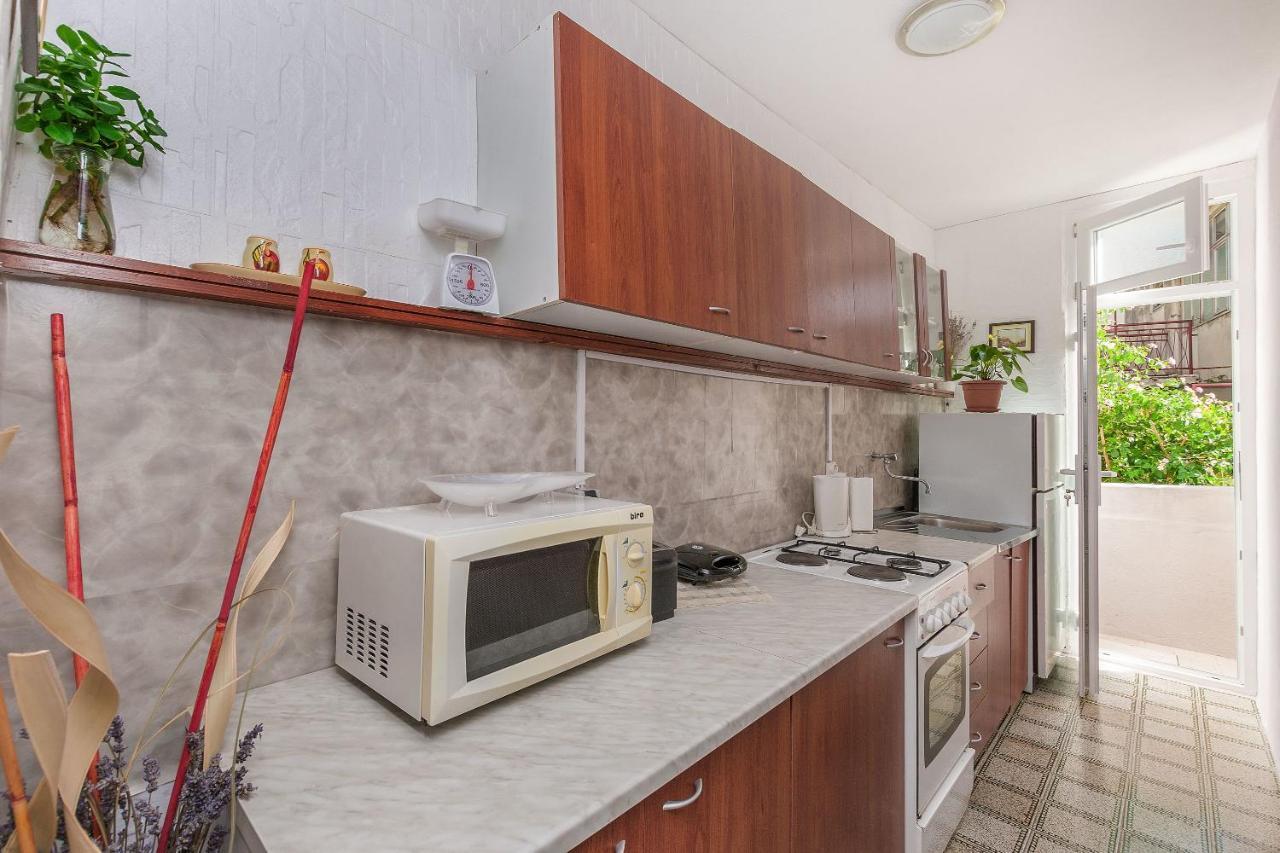 Apartment And Rooms Tatjana โอมิช ภายนอก รูปภาพ